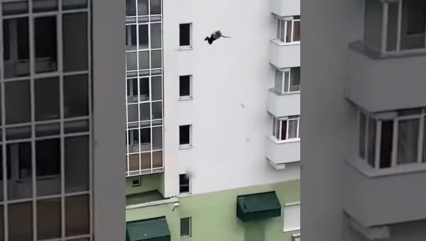 Girl jumps from the 9th floor - GoreSee - Death is Watching over You